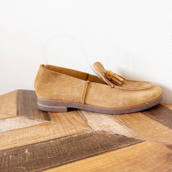 U-DOT Leather Tassel Loafers - Picture 6 of 10